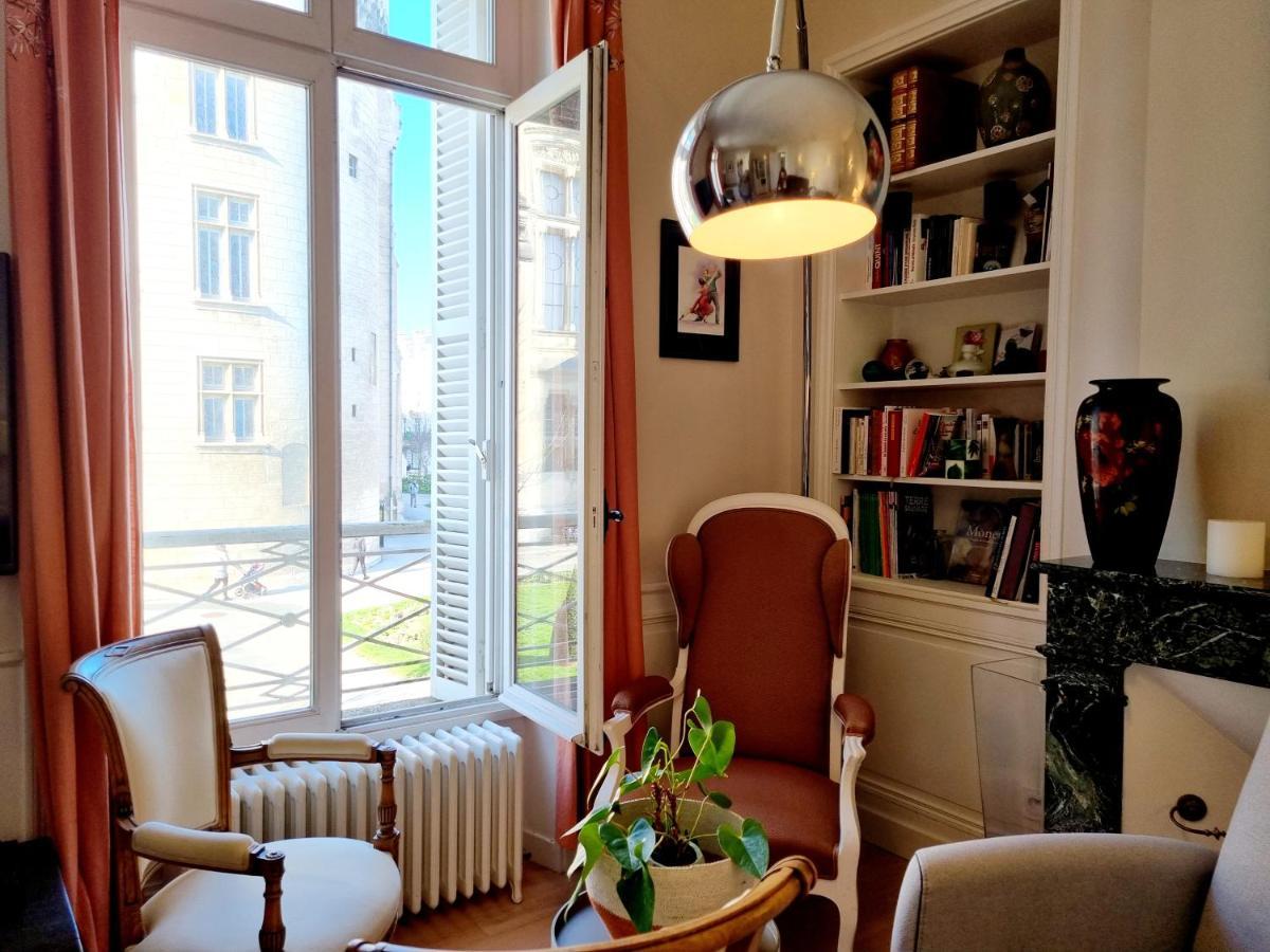 Face A L'hotel De Grand Et Lumineux Apartment Angouleme